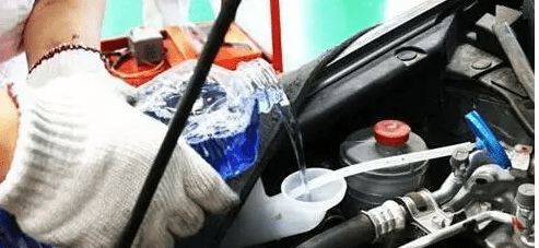 玻璃水消泡劑愛車人士必備用品