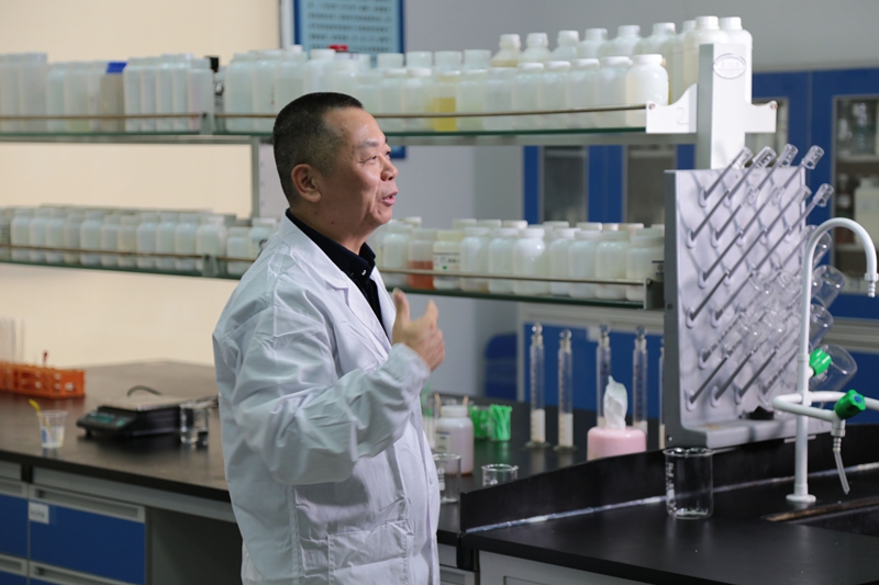 快圍觀-CCTV牛商論道欄目組揭開中聯(lián)邦實(shí)驗(yàn)室神秘面紗