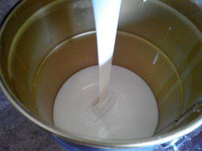 在生產丁晴膠中用丁晴膠消泡劑可以避免不必要的危害