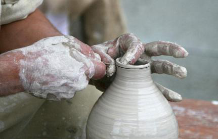 我們造不出優(yōu)質(zhì)的陶瓷，還不是因為沒使用陶瓷消泡劑