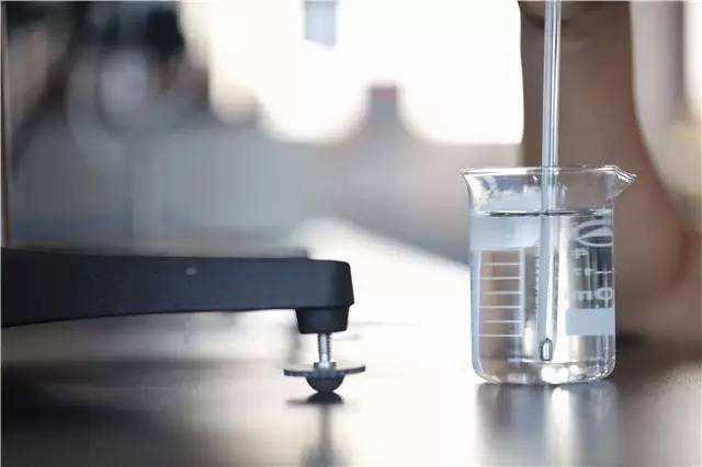 pva水溶液消泡劑出現(xiàn)讓你知道pva水溶液起泡還有解救的方法！